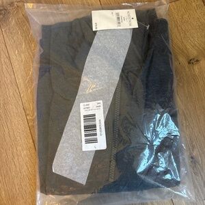 Size Large Lou & Grey 1/4 zip sweatshirt